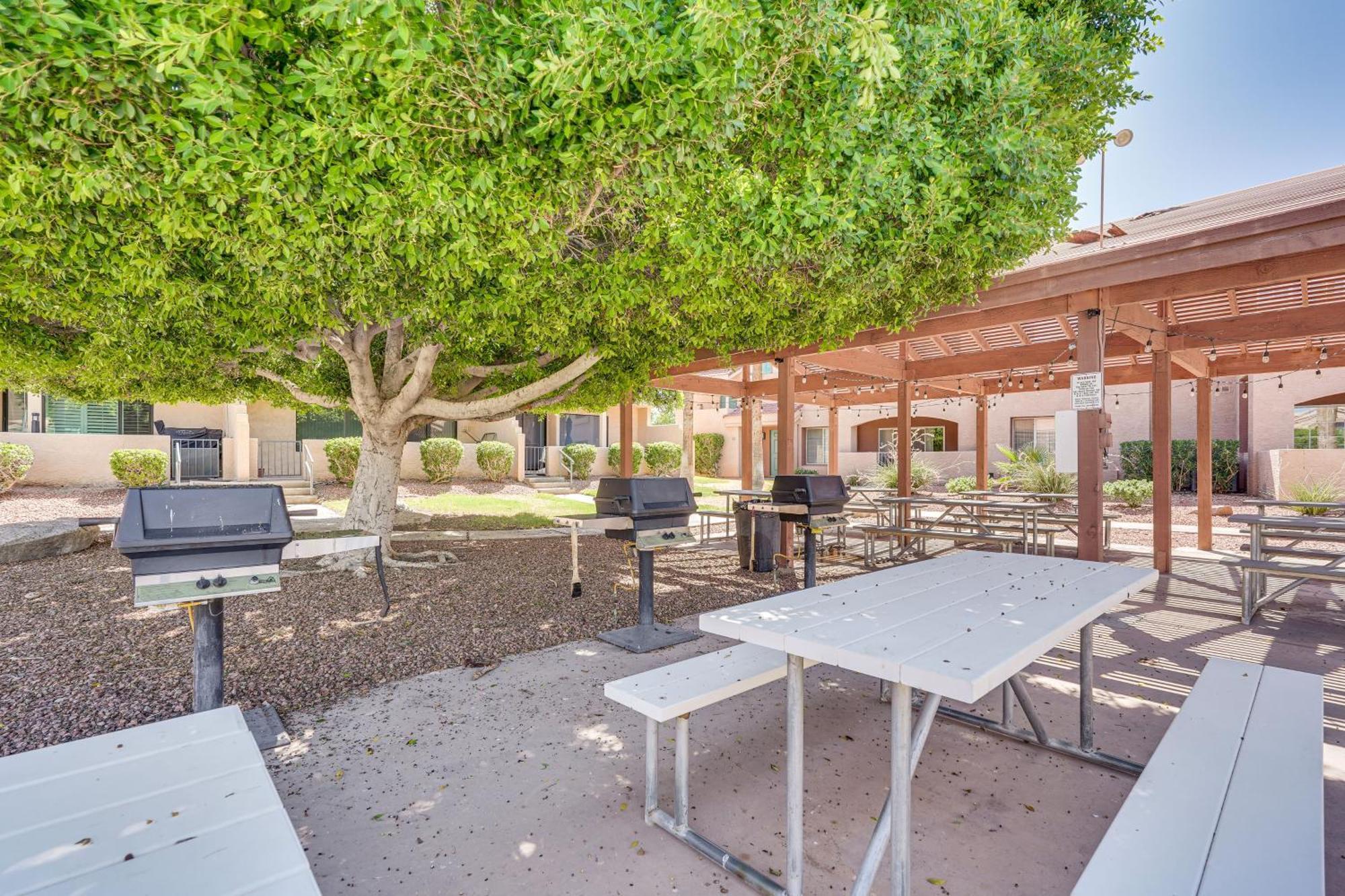 Lake Havasu Condo With Pool Less Than 1 Mi To London Bridge! เลคฮาวาซูซิตี้ ภายนอก รูปภาพ