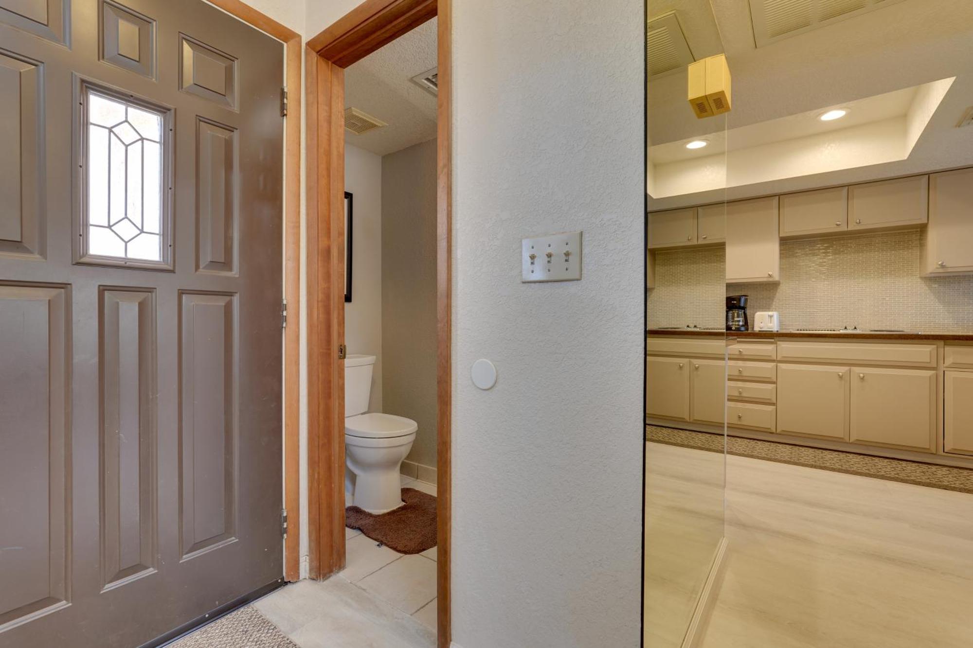 Lake Havasu Condo With Pool Less Than 1 Mi To London Bridge! เลคฮาวาซูซิตี้ ภายนอก รูปภาพ