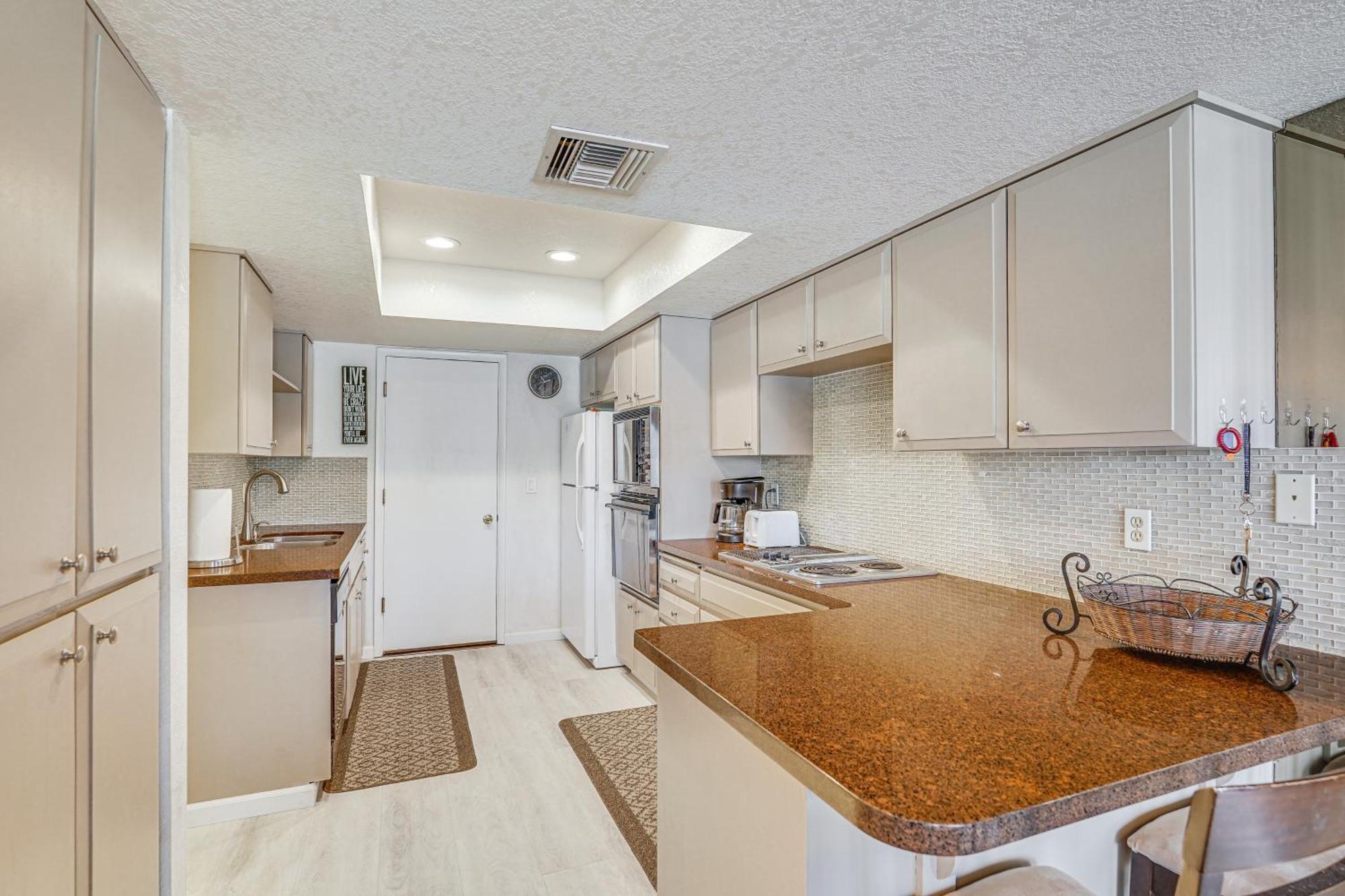 Lake Havasu Condo With Pool Less Than 1 Mi To London Bridge! เลคฮาวาซูซิตี้ ภายนอก รูปภาพ